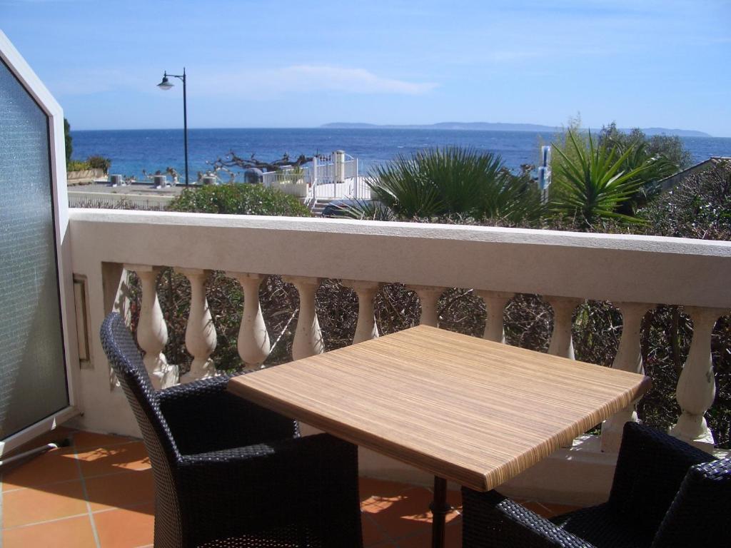 Hotel Beau Soleil Ле-Лаванду Номер фото